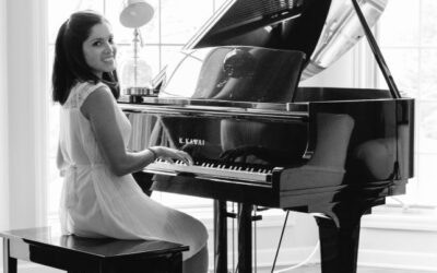Mia Makes Music